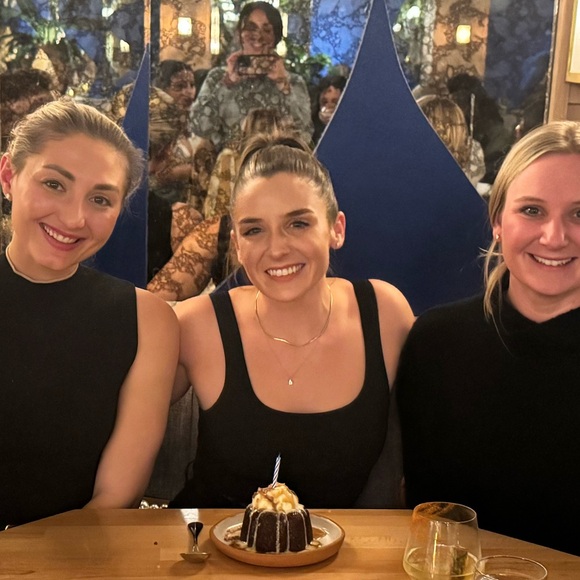 Meet your Posher, Jessica - Picture 2 of 3